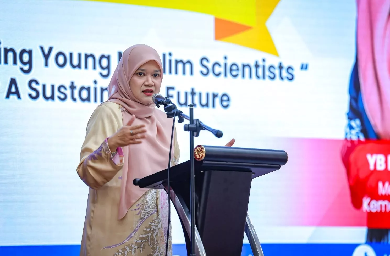 "IPU Berubah-ubah, Keputusan Tutup Sekolah Perlu Ikut Keadaan Semasa" – Fadhlina 3 "IPU Berubah-ubah, Keputusan Tutup Sekolah Perlu Ikut Keadaan Semasa" – Fadhlina