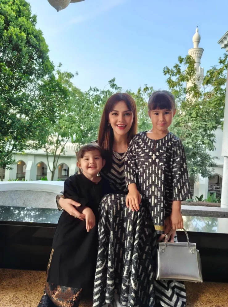 Sedap Nama Anak Ketiga Juliana Evans, Ringkas!