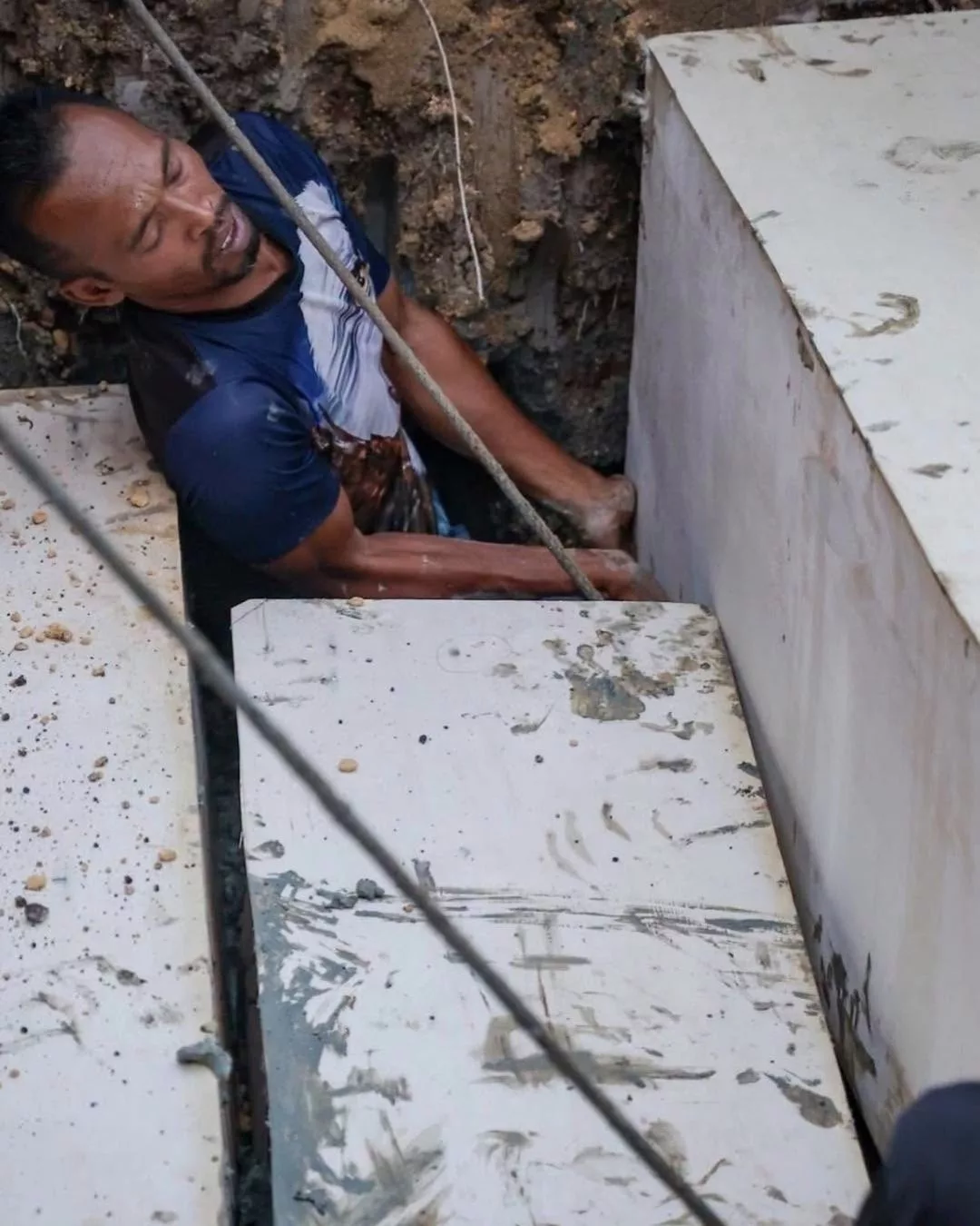 Ibu Reda, Tiga Beradik Kemalangan Dikebumikan Dalam Satu Liang Lahad! 4 Ibu Reda, Tiga Beradik Kemalangan Dikebumikan Dalam Satu Liang Lahad!