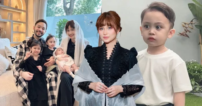 Anak Lelaki Disangka Perempuan Kerana Kulit Cerah, Ayda Jebat Tampil Jelaskan ‘Nama Dia Aali Mateen! Anak Lelaki Disangka Perempuan Kerana Kulit Cerah, Ayda Jebat Tampil Jelaskan ‘Nama Dia Aali Mateen!