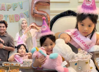 Sambutan Hari Lahir Ke-5 Rina Dipuji Ramai, Ryzal Ibrahim Pilih Cara Sederhana Tanpa Tiup Lilin! Sambutan Hari Lahir Ke-5 Rina Dipuji Ramai, Ryzal Ibrahim Pilih Cara Sederhana Tanpa Tiup Lilin!Dipuji Ramai, Ryzal Ibrahim & Maryam Pilih Cara Sederhana Tanpa Tiup Lilin!