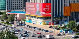 Bukan Selebriti, China Papar Wajah Saintis Di Papan Iklan Gergasi! Inspirasi Anak-Anak Jadi Insan Berjaya!