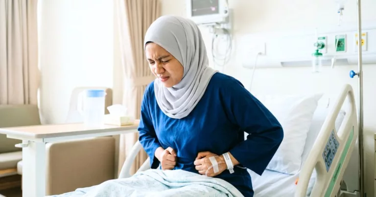 Jahitan Bersalin Terbuka Sebab Banyak Berjalan Masa Pantang? Doktor Jelaskan Punca Sebenar, Ibu Jangan Salah Faham! 4 Jahitan Bersalin Terbuka Sebab Banyak Berjalan Masa Pantang? Doktor Jelaskan Punca Sebenar, Ibu Jangan Salah Faham!